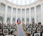 Президент России Владимир Путин встретился с выпускниками федеральной кадровой программы «Время героев»